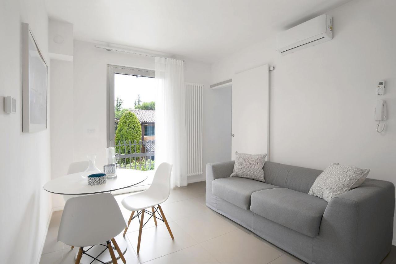 Baseventuno 4 Bilocale Apartment Sirmione Ngoại thất bức ảnh